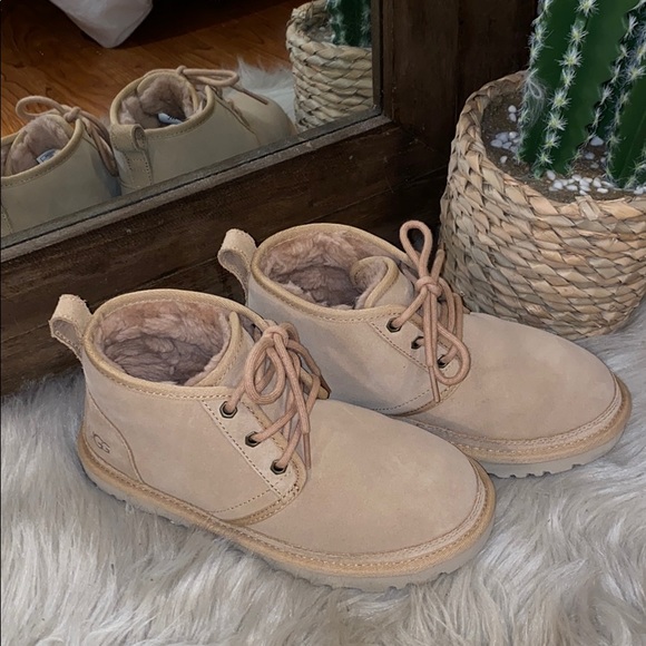 ugg neumel light beige